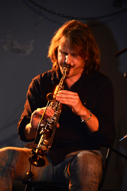 2012-12-06_21-57-58