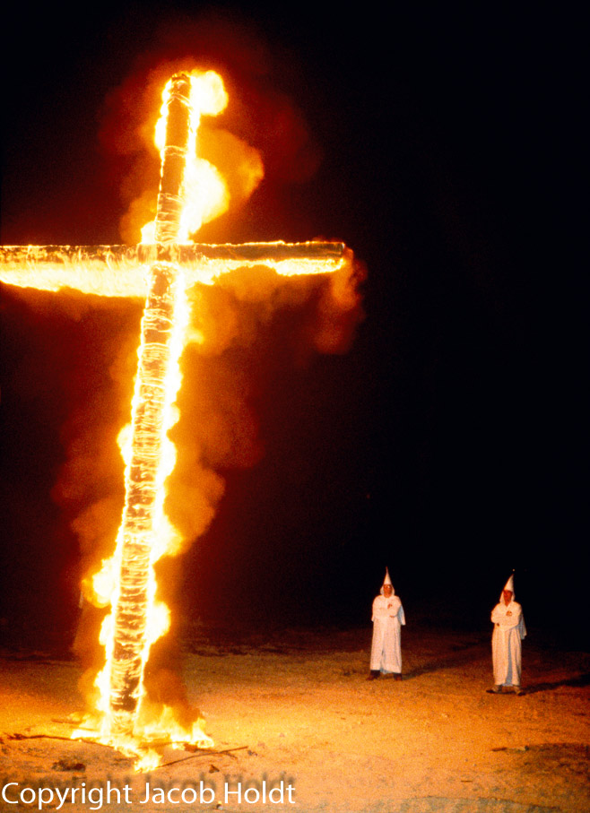 Cross burning in Alabama      -      00567 