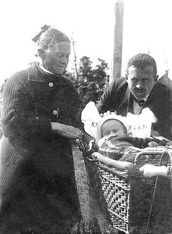 Jacob Chr. med sin nyfødte Jacob