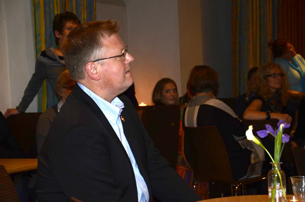 2011-11-18 15-27-10
