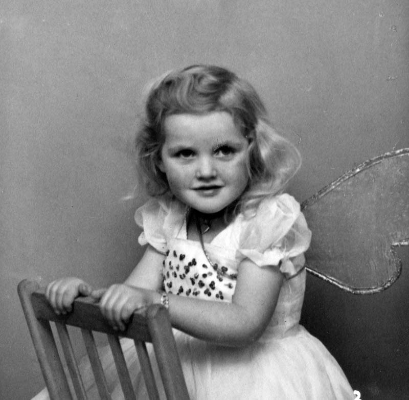 1951-12-01_02