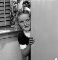 1952-12-01_03