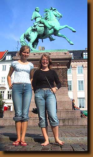 Lalou and her cousin Camilla at statue of Absalon