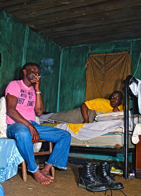 Jayle Walker smoke wife in bed