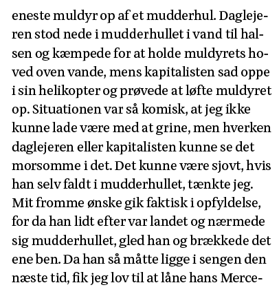 eneste muldyr op af et mudderhul  Daglejeren stod nede i mudderhullet i vand til halsen og kæmpede for at holde muldy   