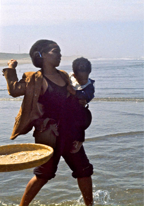 1975 - San Francisco  Linda Jones throwing ashes in the ocean