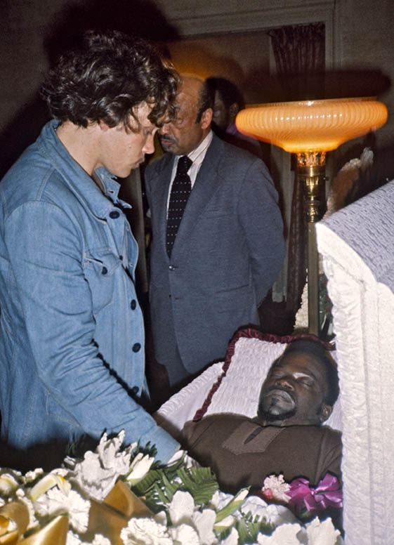 1975 - UPU member  Sleepy  at funeral 