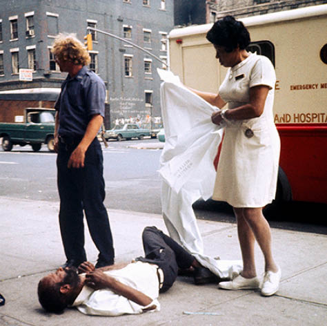 1971 - dead body across from Gandhi memorial 