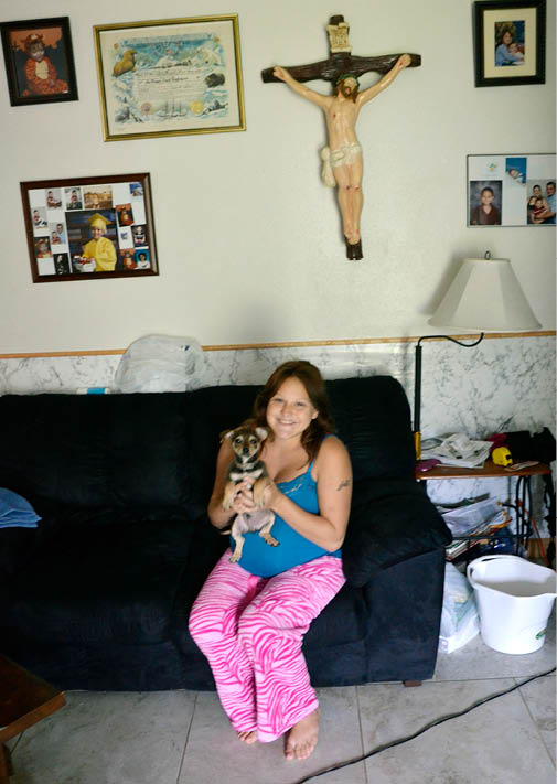 Pregnant Angel happy in home of her parents in law 212