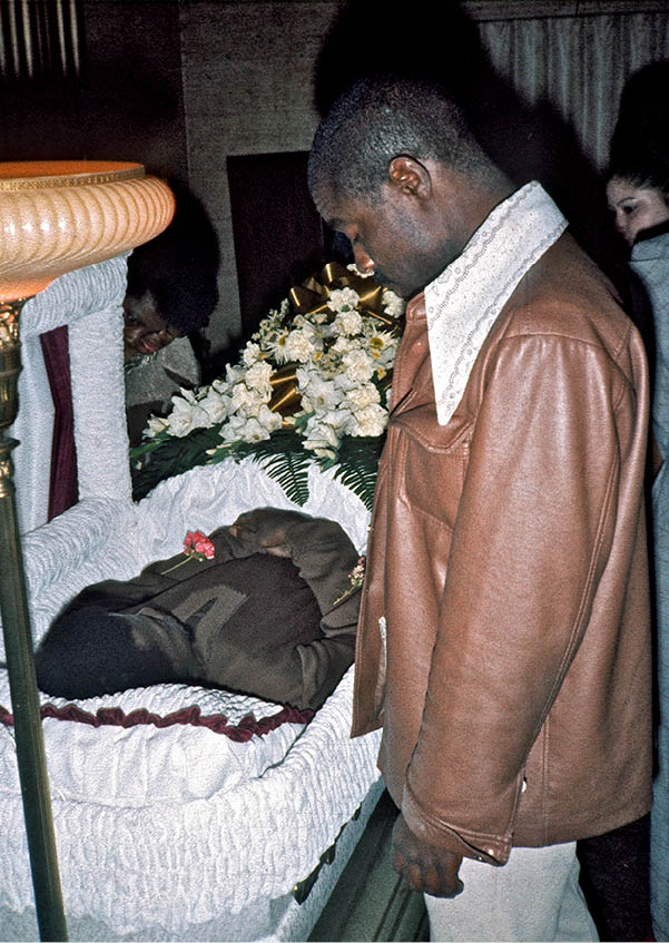 1975 - Ex-convict saying goodbye 