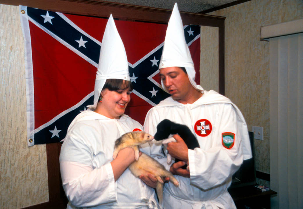 Raine and Billy presenting their black and white weasel harmony, but they apologized for taking me to a Chinese restaurant, their favorite food  